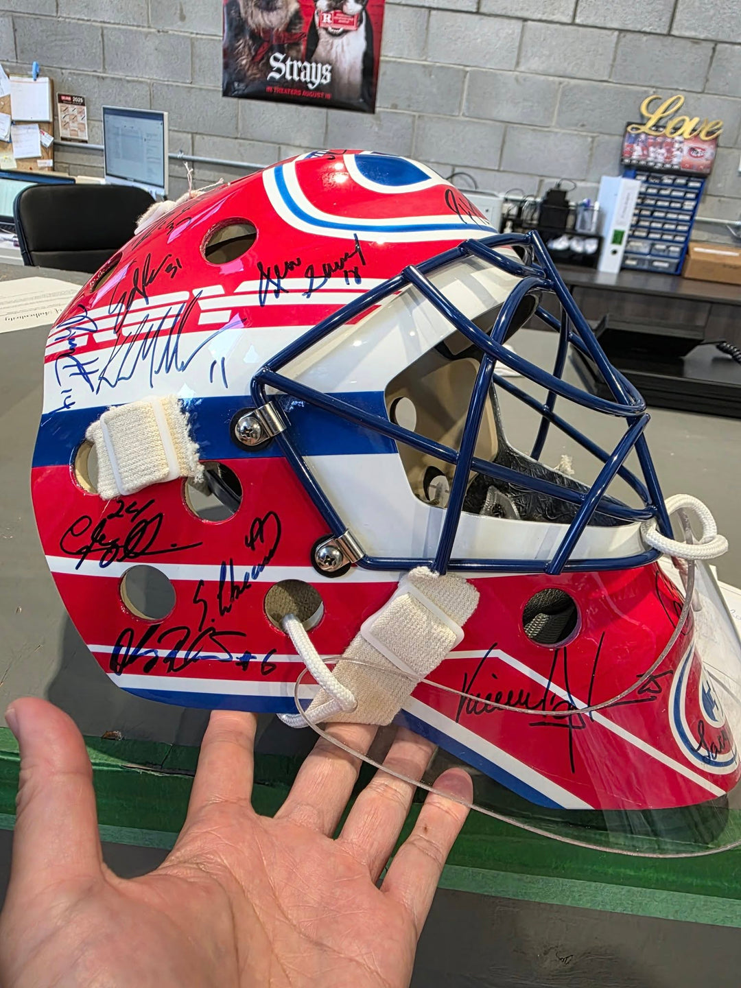 Sold: Rare Patrick Roy Goalie Mask 1993 Stanley Cup TEAM SIGNED!