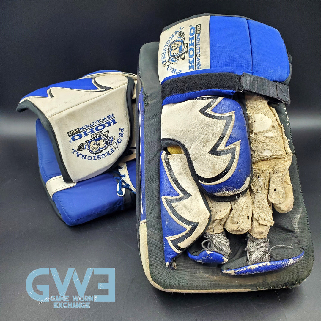 Felix Potvin Signed Game Worn  Gloves 1995-1996 Toronto Maple Leafs AS-03074 - SOLD