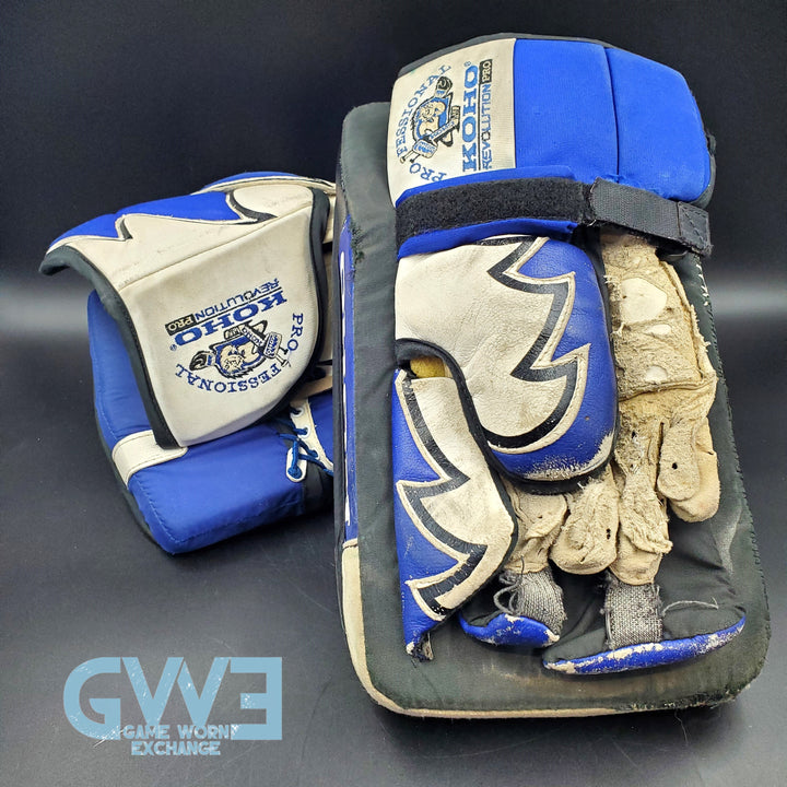 Felix Potvin Signed Game Worn  Gloves 1995-1996 Toronto Maple Leafs AS-03074 - SOLD