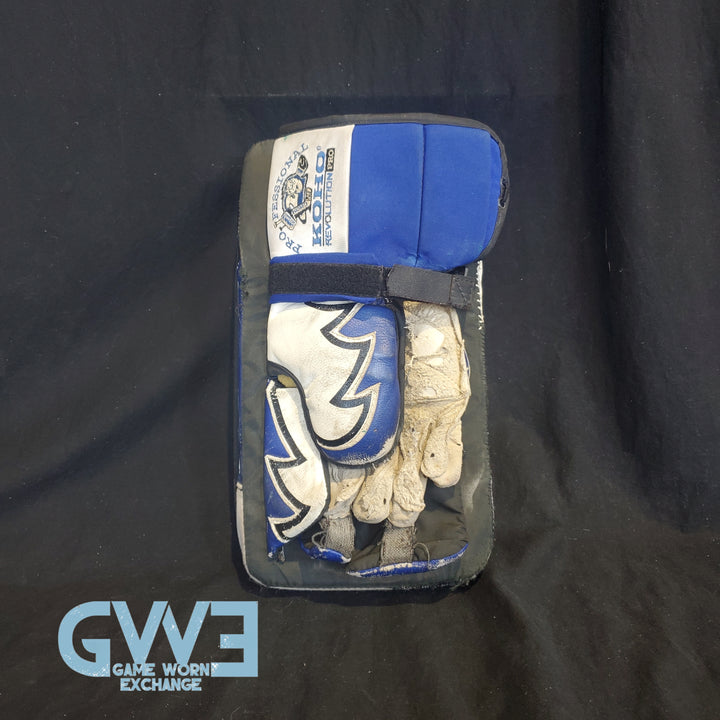 Felix Potvin Signed Game Worn  Gloves 1995-1996 Toronto Maple Leafs AS-03074 - SOLD