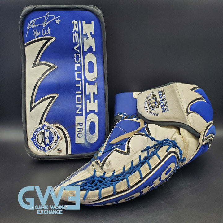 Felix Potvin Signed Game Worn  Gloves 1995-1996 Toronto Maple Leafs AS-03074 - SOLD